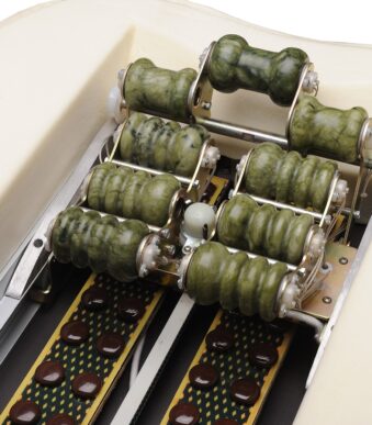 pat de masaj cu pietre de jad